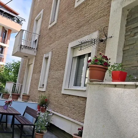 Apartman Lakeside Near Zoo & Botanic Park Tirana